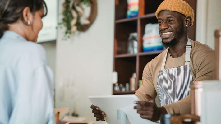 learning management system retail, LMS for frontline workers 